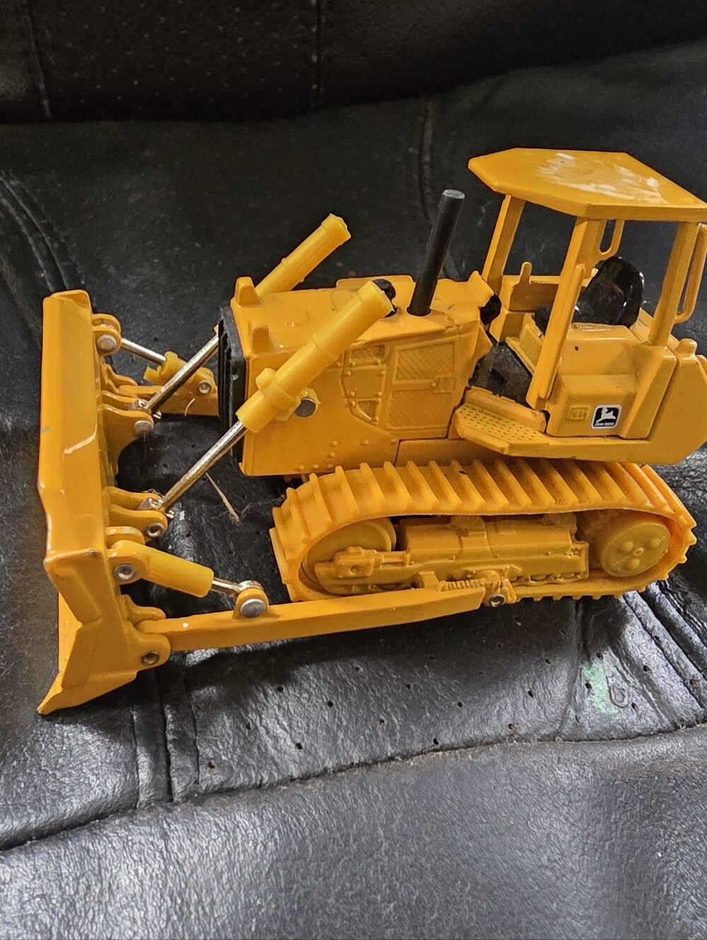 ERTL 1/50 Scale John Deere 850C Dozer/Bulldozer die cast Tractor
